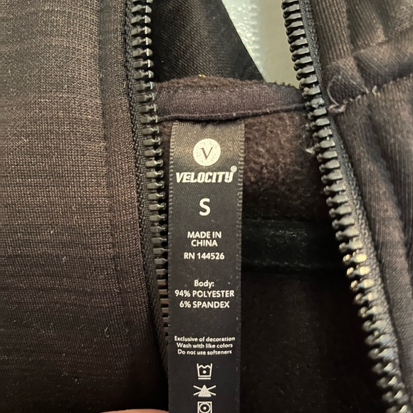 Velocity — black zip up jacket with hoodie - Picture 3 of 3